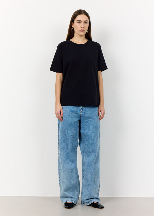 Leveté Room | T-shirt | Kis 1 Tee, black