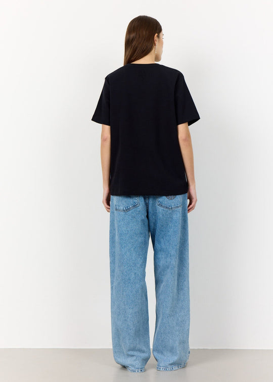 Leveté Room | T-shirt | Kis 1 Tee, black