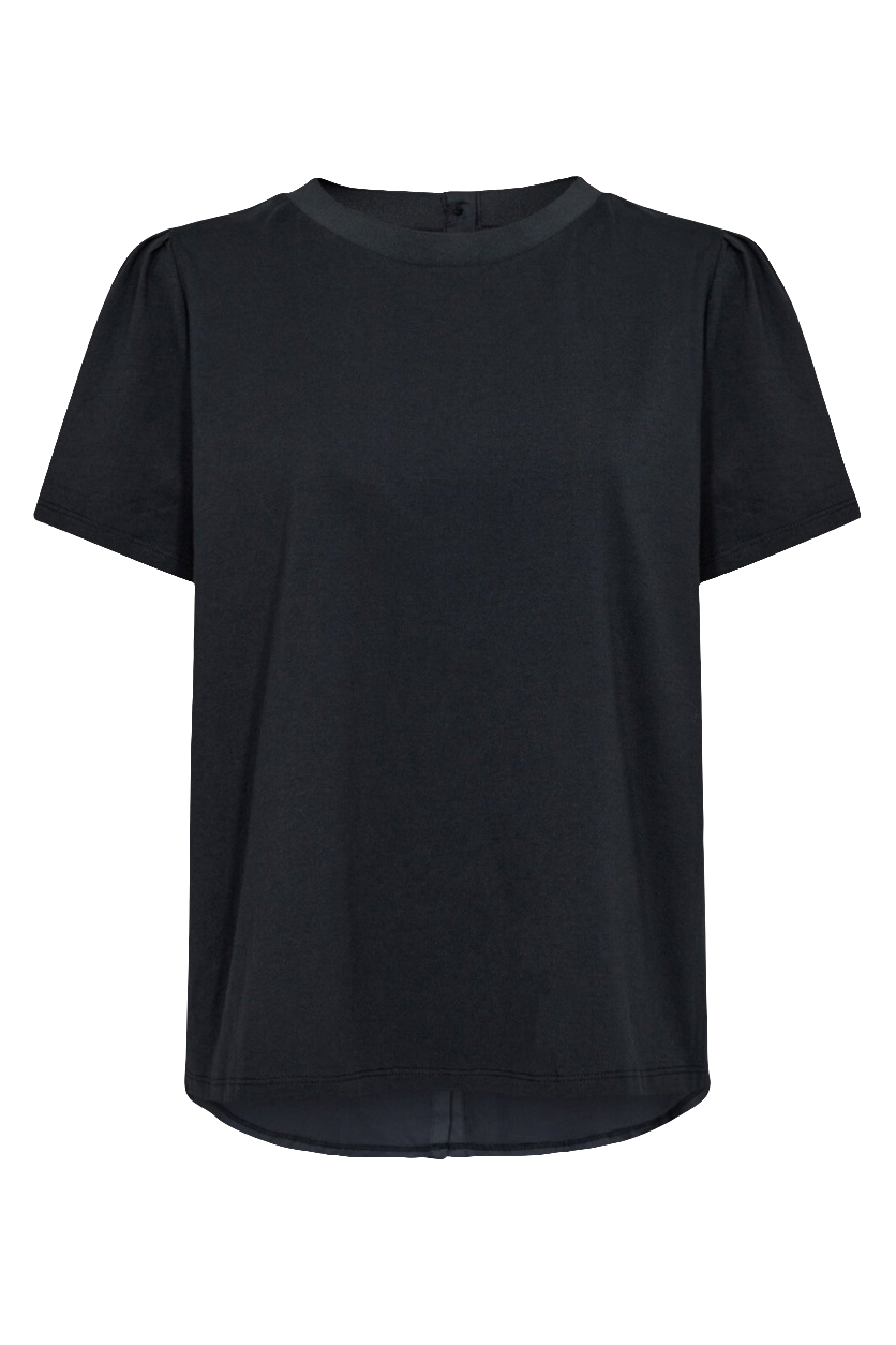 Leveté Room LR-Kowa 5 T-shirt i dark navy – 100 % økologisk bomuld, klassisk rund hals og knapdetaljer på ryggen.