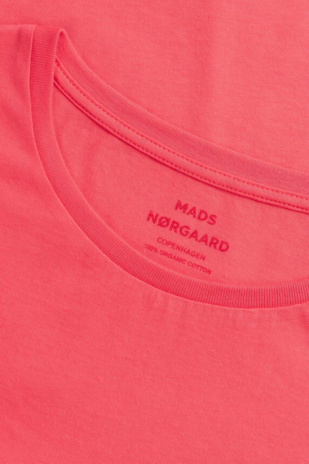 Mads Nørgaard | T-Shirt | Organic Jersey Teasy Tee, Geranium