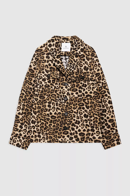 Anine Bing Flynn Jacket i leopard – let jakke i bomuldsblend med krave, lommer og knaplukning.