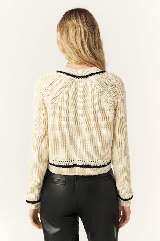 ba&sh Beatrice Cardigan – cropped cardigan i økologisk bomuld med kontrastbånd, rund hals og knaplukning.