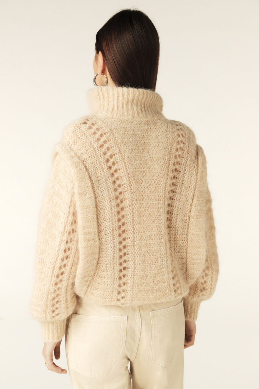 ba&sh Balazo Jumper - Oversized Sweater i Vanille med Feminin Ruffle