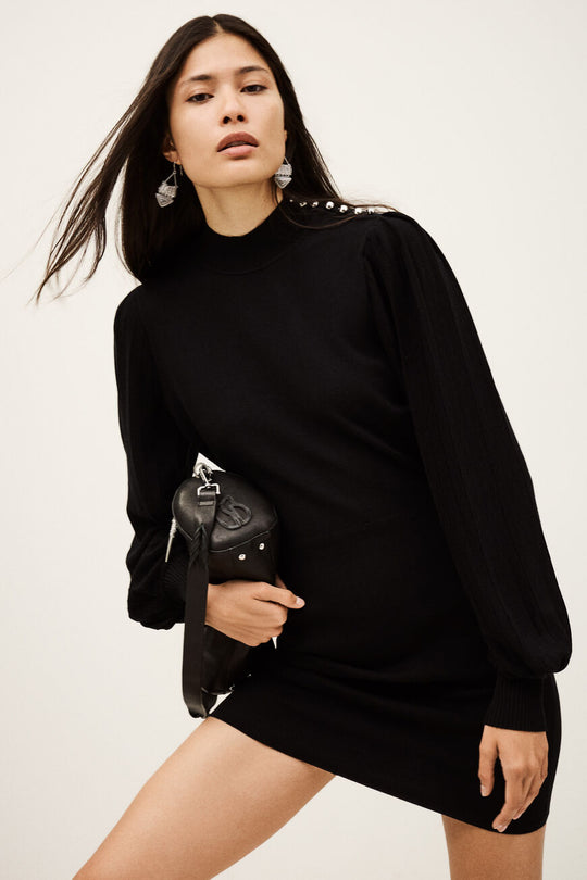 ba&sh Stella dress i sort, elegant, tætsiddende minikjole med lange ærmer og høj rund hals.