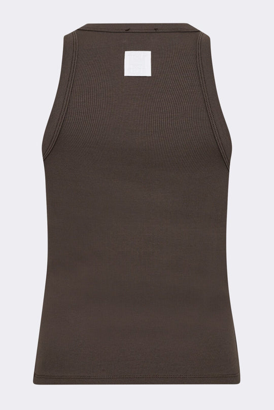 Leveté Room LR-Numbia 1 top i brun med ribstruktur, rund hals og tætsiddende pasform. 94 % bomuld, 6 % elastan.