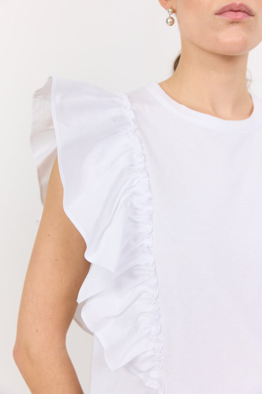 Leveté Room LR-Kowa 21 top i hvid, fremstillet af økologisk bomuld med flæseærmer og rund halsudskæring.