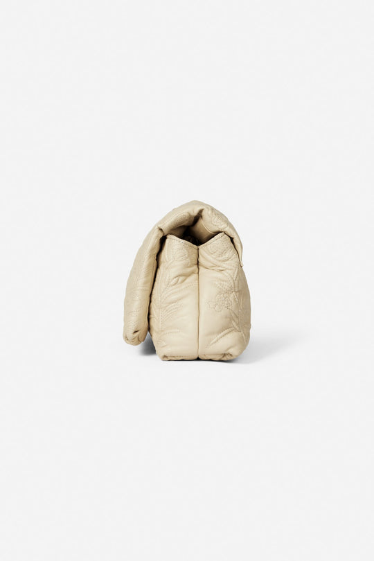 Munthe Foluke Bag – elegant lædertaske i beige med præget blomstermønster og aftagelig skulderrem