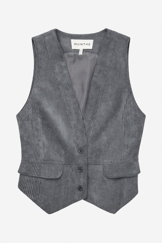 Munthe Lillian blazer-vest i charcoal fløjl med tæt pasform, tre knapper og klaplommer. Fremstillet med 35 % genanvendt polyester.