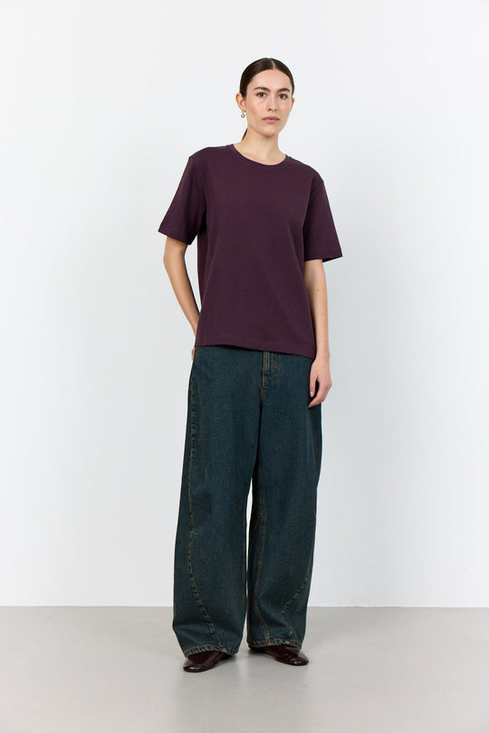 Levete Room LR-Kis 1 T-shirt i bordeaux, ribbet kvalitet med rund hals.
