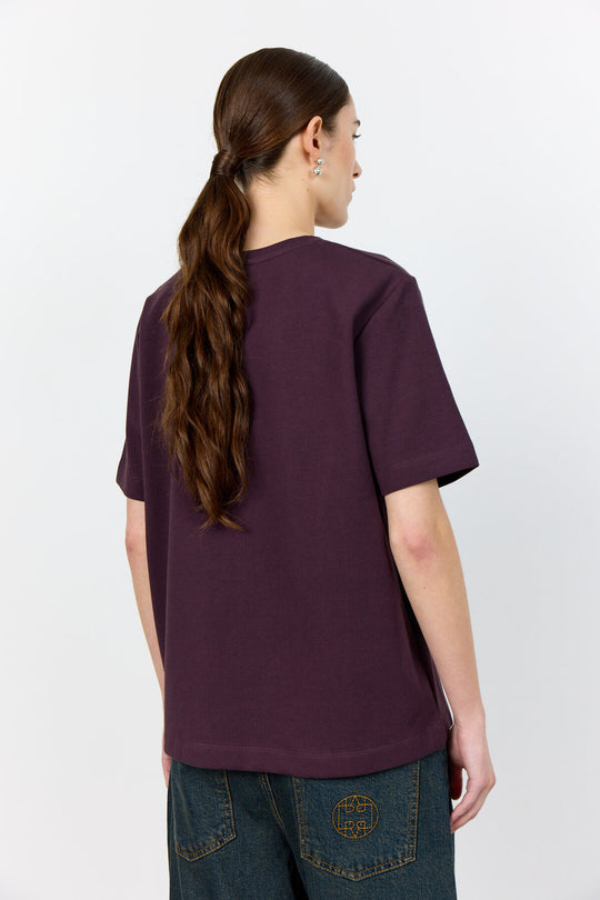 Levete Room LR-Kis 1 T-shirt i bordeaux, ribbet kvalitet med rund hals.