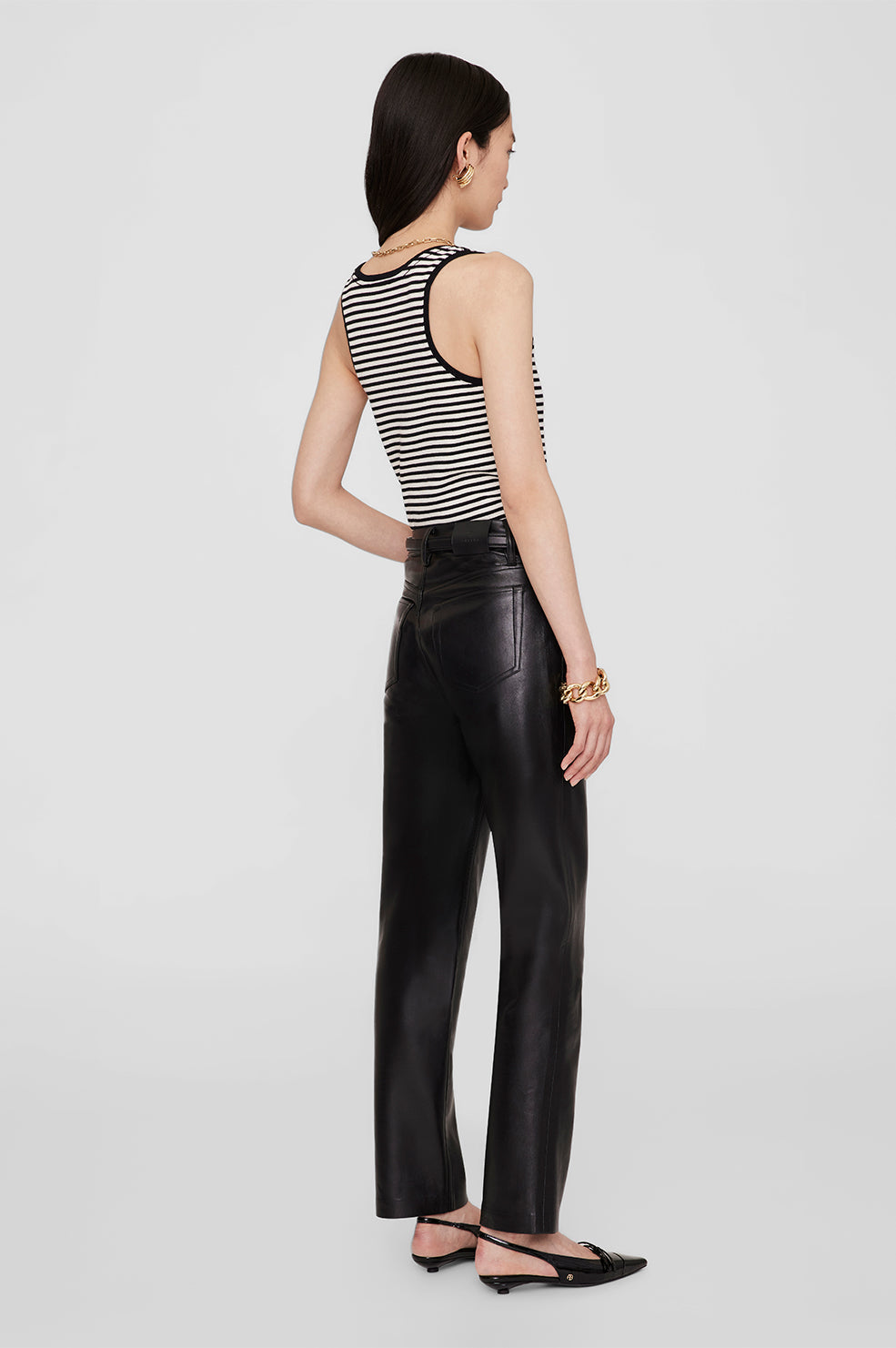 Anine Bing Alessia Tank – stribet tanktop i bomuldsblanding med guld-monogram knapper og afslappet pasform.