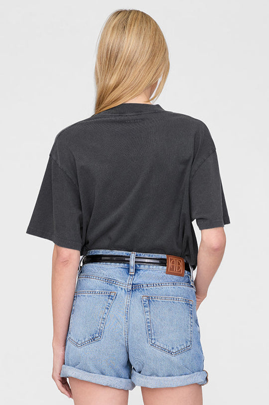 Anine Bing Ashton T-shirt Concert i vasket sort – afslappet boxy T-shirt i blød bomuld med vintage LA grafik.