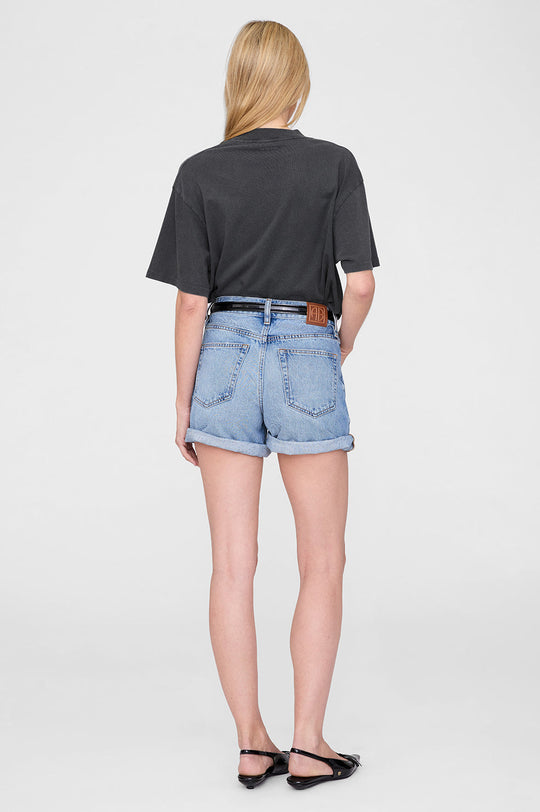 Anine Bing Ashton T-shirt Concert i vasket sort – afslappet boxy T-shirt i blød bomuld med vintage LA grafik.