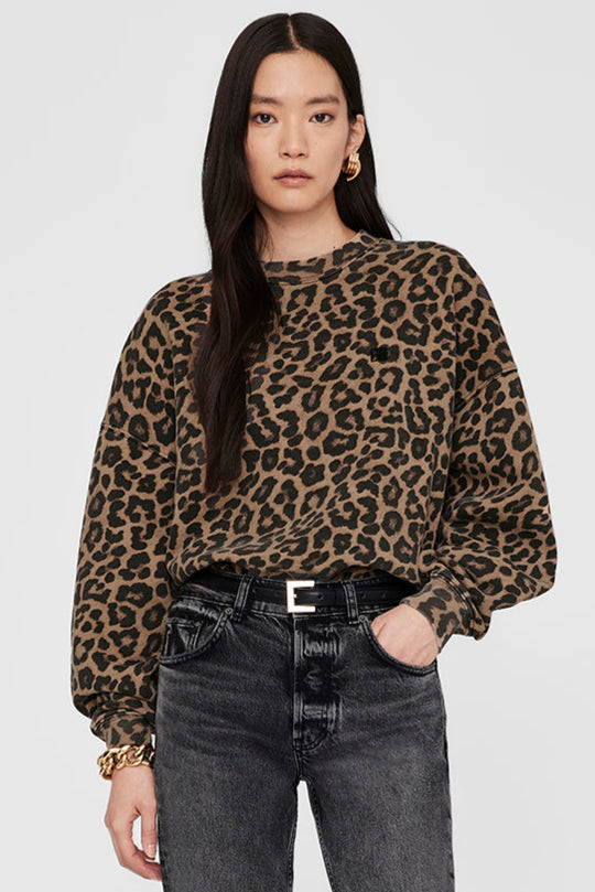 Anine Bing Miles Sweatshirt – oversized sweatshirt i 100% bomuldsfleece med leopardprint i sort og brun. Crewneck og børstet inderside.