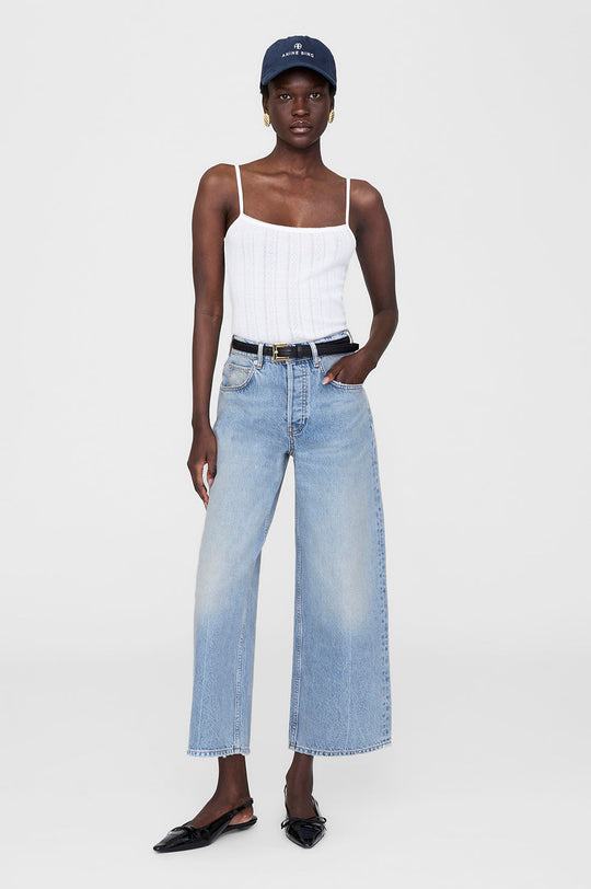 Anine Bing kasket i washed navy med broderet logo.