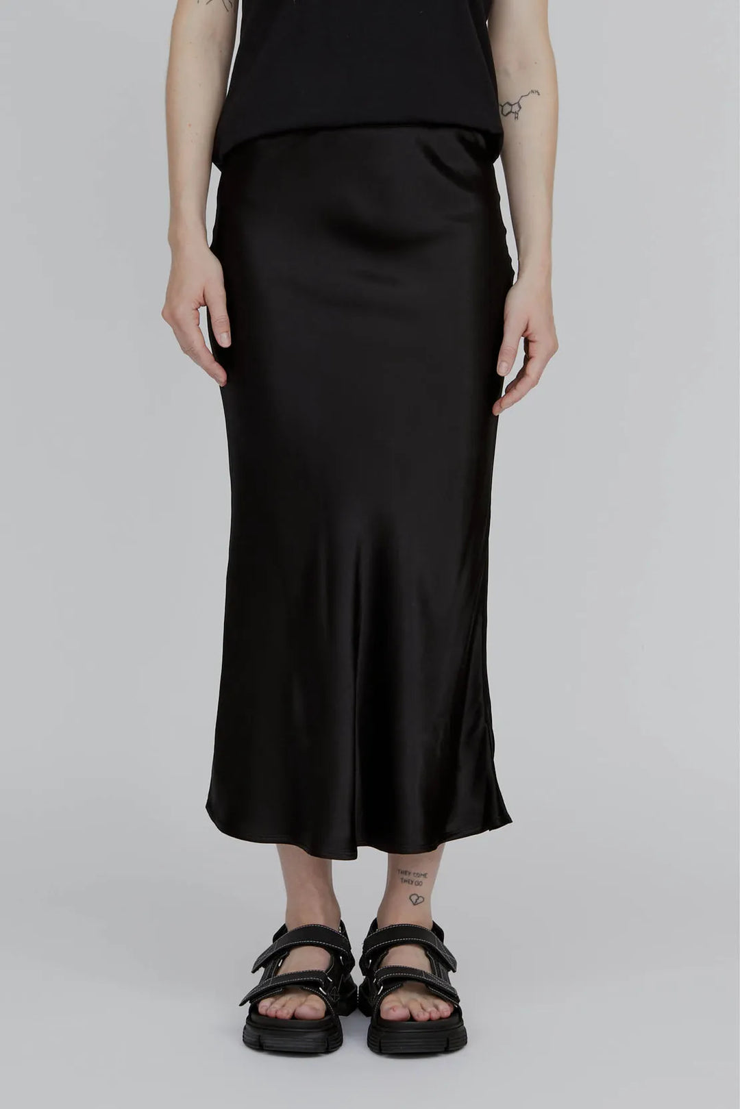 Nederdel til kvinder | Basic Apparel  Flora Skirt, black