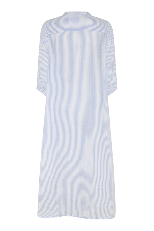 La Rouge Ghita Dress – lyseblå stribet skjortekjole i bomuld med afslappet pasform, kinakrave og lommer.