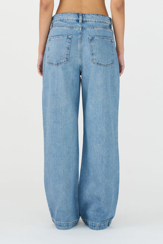 IVY Copenhagen Augusta Wash Palencia jeans i denim blue – høj talje og vide, lige ben i 100 % bomuld.