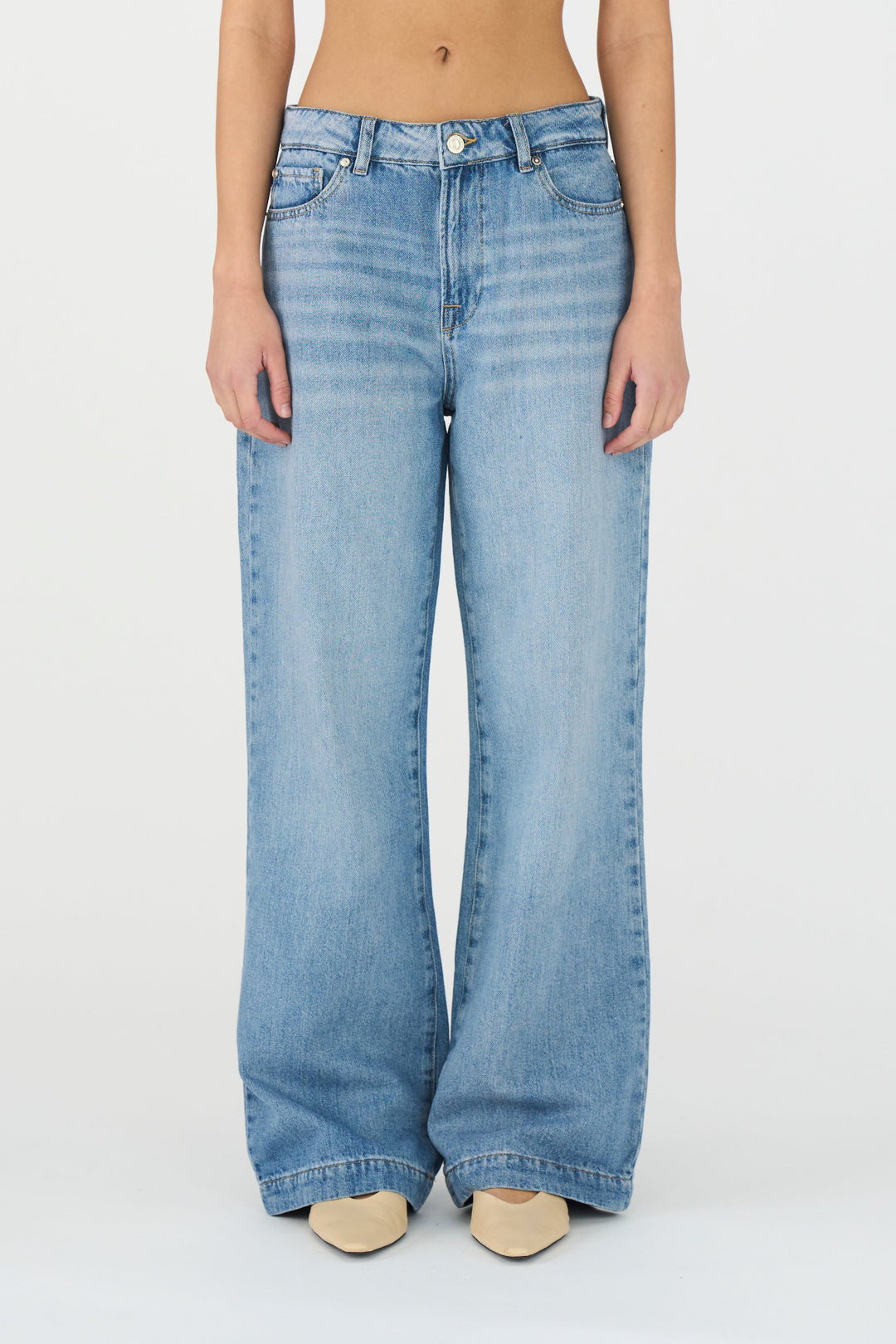 IVY Copenhagen Augusta Wash Palencia jeans i denim blue – høj talje og vide, lige ben i 100 % bomuld.