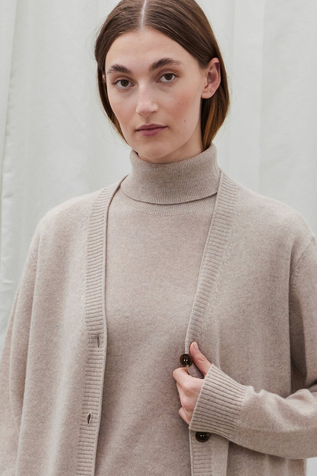 Jamaica Lady Sleeve High Neck Sweater - Klassisk Økologisk Strik fra Beta Studios