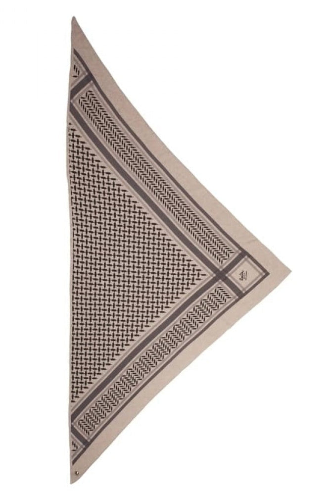 Lala Berlin Triangle Trinity Classic M tørklæde i dune/beige – trekantet cashmere tørklæde med heritage-print, blødt, varmt og elegant.
