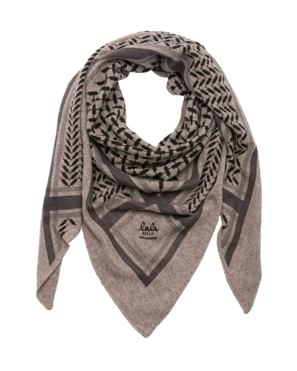 Lala Berlin Triangle Trinity Classic M tørklæde i Stradivari/darkbrown melange – trekantet tørklæde i 100% kashmir med ikonisk Kufiya-print, blødt og luksuriøst