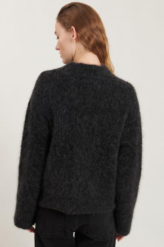 Basic Apparel Magna H. Neck Sweater i dark grey melange - Blød sweater med høj hals i ansvarlige materialer