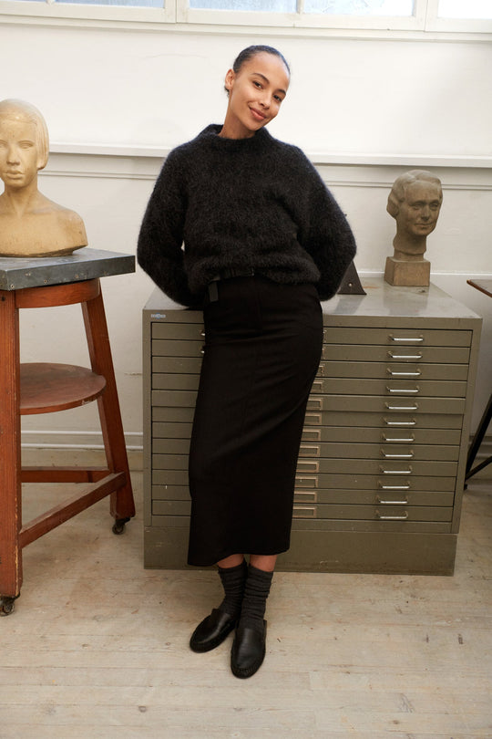 Basic Apparel Magna H. Neck Sweater i dark grey melange - Blød sweater med høj hals i ansvarlige materialer