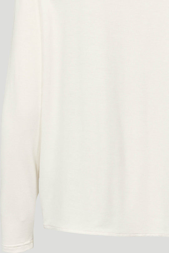 PBO Kopala Blouse i Star White – elegant bluse med rund halsudskæring og fine læg foran.
