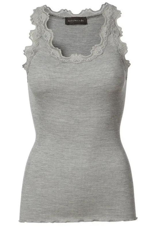 Rosemunde | Silketop | Ikonisk top med blonder, 5205 light grey melange