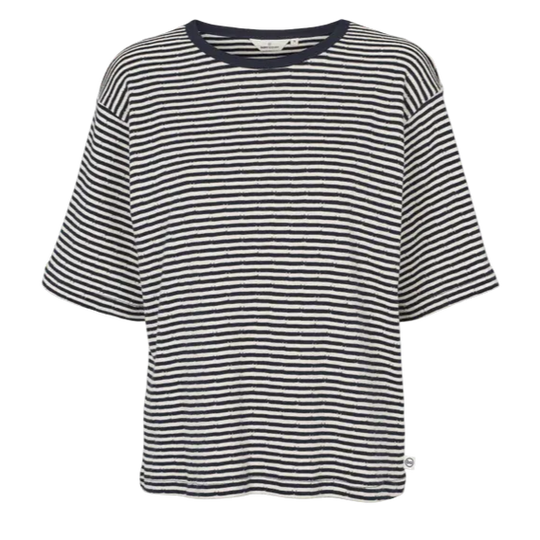 Basic Apparel Silma SS Tee i Sky Captain/Birch – oversized T-shirt i 100 % økologisk bomuld med rund hals og korte ærmer.