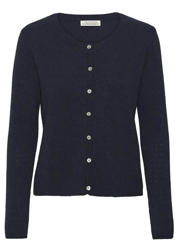 Theia Cardigan i 100% Italiensk Cashmere i farven indigo - Klassisk Elegance fra Gorridsen