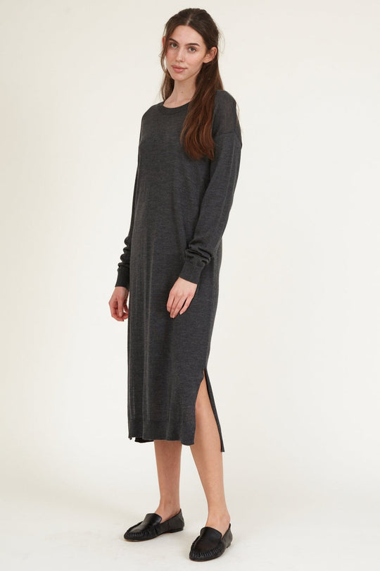 Basic Apparel Vera Long Dress i dark grey melange - Lang kjole i 100% merinould
