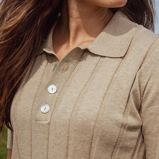 Gorridsen | Bluse - GOTS-certificeret bomuld  | Victoria Polo, desert