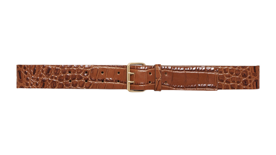 Anine Bing Mila Belt – bredt bælte i 100% kalvelæder med croco-embossed tekstur. Utility-inspireret design med guldfarvet dobbeltrins-spænde.