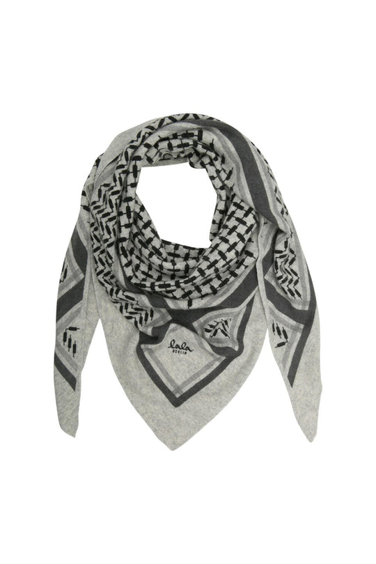 Lala Berlin Triangle Trinity Classic M tørklæde i flanella/light grey melange – trekantet tørklæde i 100% kashmir med ikonisk heritage-print, blødt og elegant