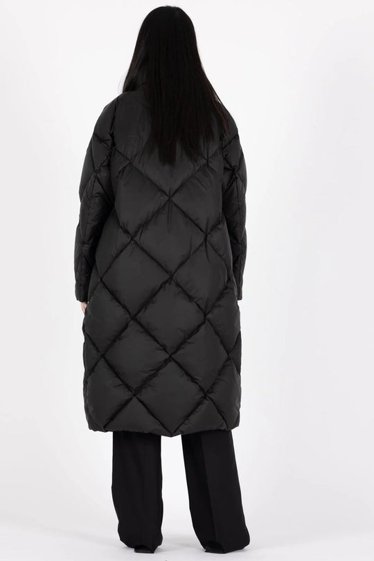Lempelius | Iconic Diamond Quilt Down Coat, black