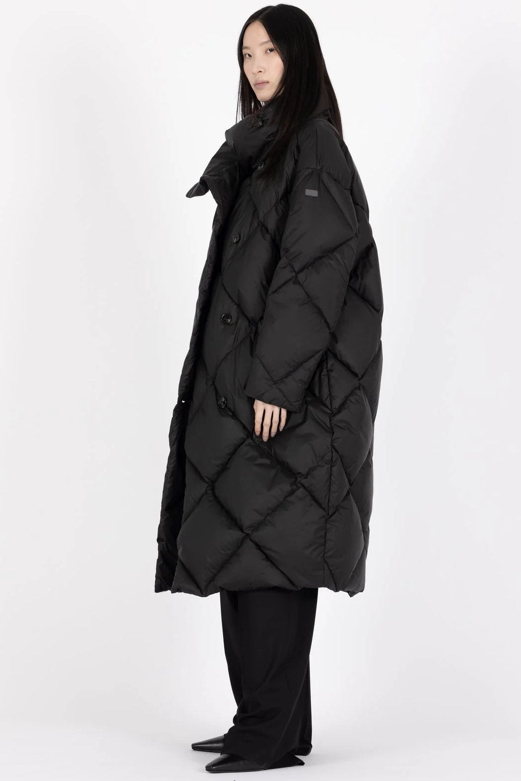 Lempelius | Iconic Diamond Quilt Down Coat, black