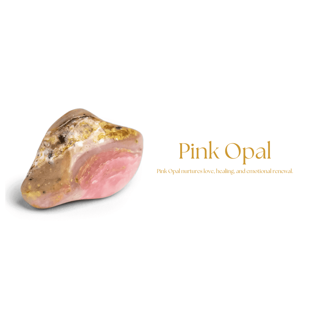 IBU Jewels Cap Lise armbånd i pink opal med blødt læder og justerbar lukning. Et feminint og elegant smykke – perfekt til både hverdag og fest.