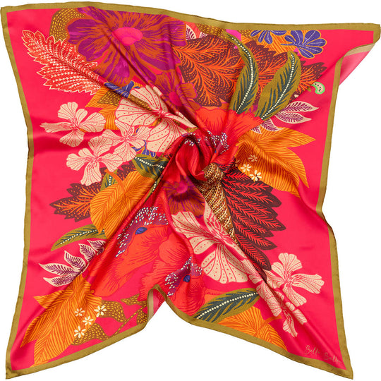 Bella Ballou Bouquet Scarf i rød/pink – kvadratisk silketørklæde med blomsterprint og håndsyede rullekanter.
