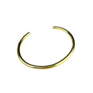 Pico Odessa Armring – eksklusivt guldbelagt cuff-armbånd i rustfrit stål. Tidløst statement til din smykkesamling.