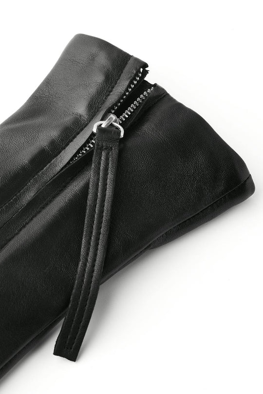 Hestra Vera Læderhandsker i sort – elegante handsker i italiensk lamme-nappa med blødt uld/polyamid-for og dekorativ lynlåsdetalje.
