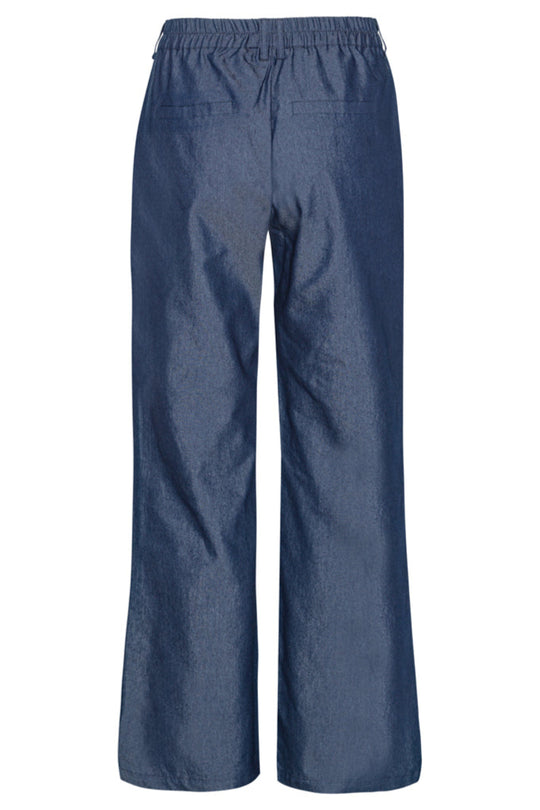 Smart buks fra Continue i denim kvalitet med elastik i taljen og sidelommer.