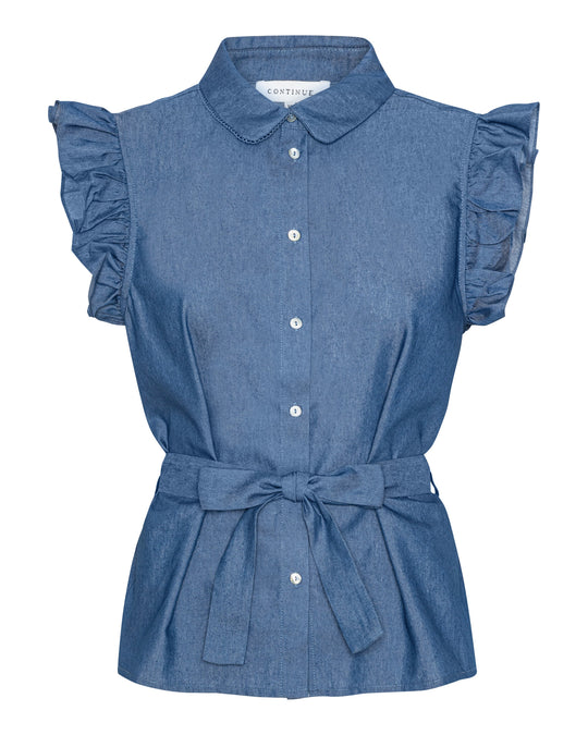 Elegant bluse fra Continue i chambre blå nuance og klassisk pasform.