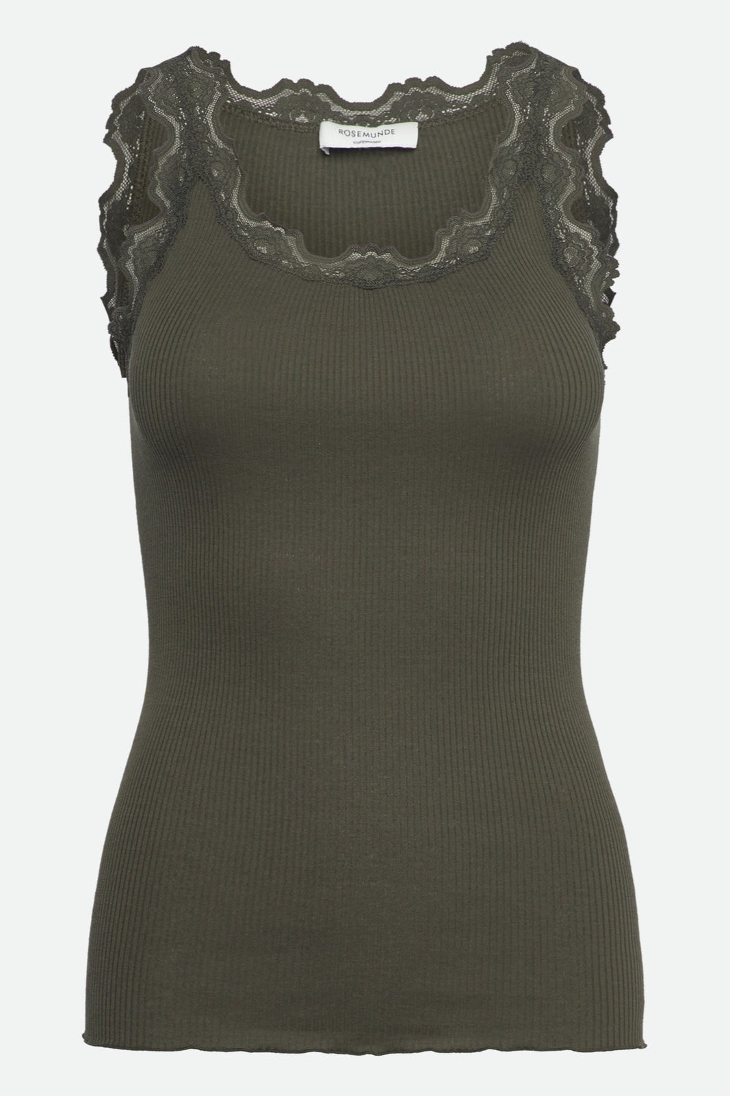 Rosemunde Babette Lace Top – luksuriøs silketop med blondekant, krølkant og sømløst design i blød silke-bomuldsblanding. Elegant og feminin. 