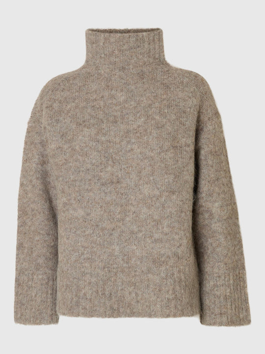 Selected Femme Gabriella LS Knit High Neck i steel grey melange med høj hals, lange ærmer og ribstrikkede kanter.
