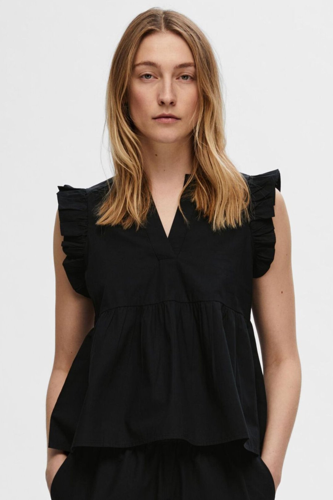 Selected Femme Blair-Ida Flæset Sort Bluse - Bæredygtig og Feminin