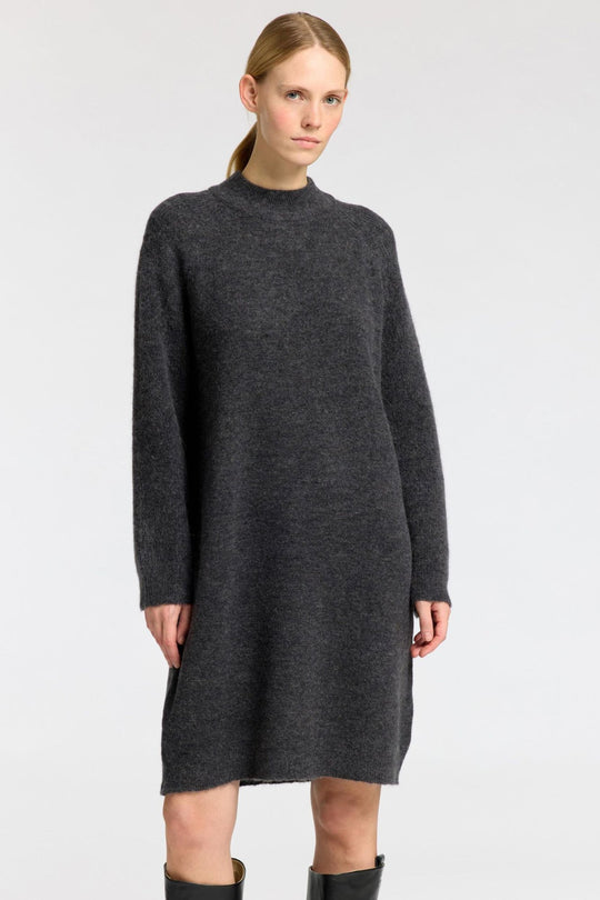 Selected Femme Lulu LS High Neck Knit Kjole – Strikket Minikjole i Volcanic Ash