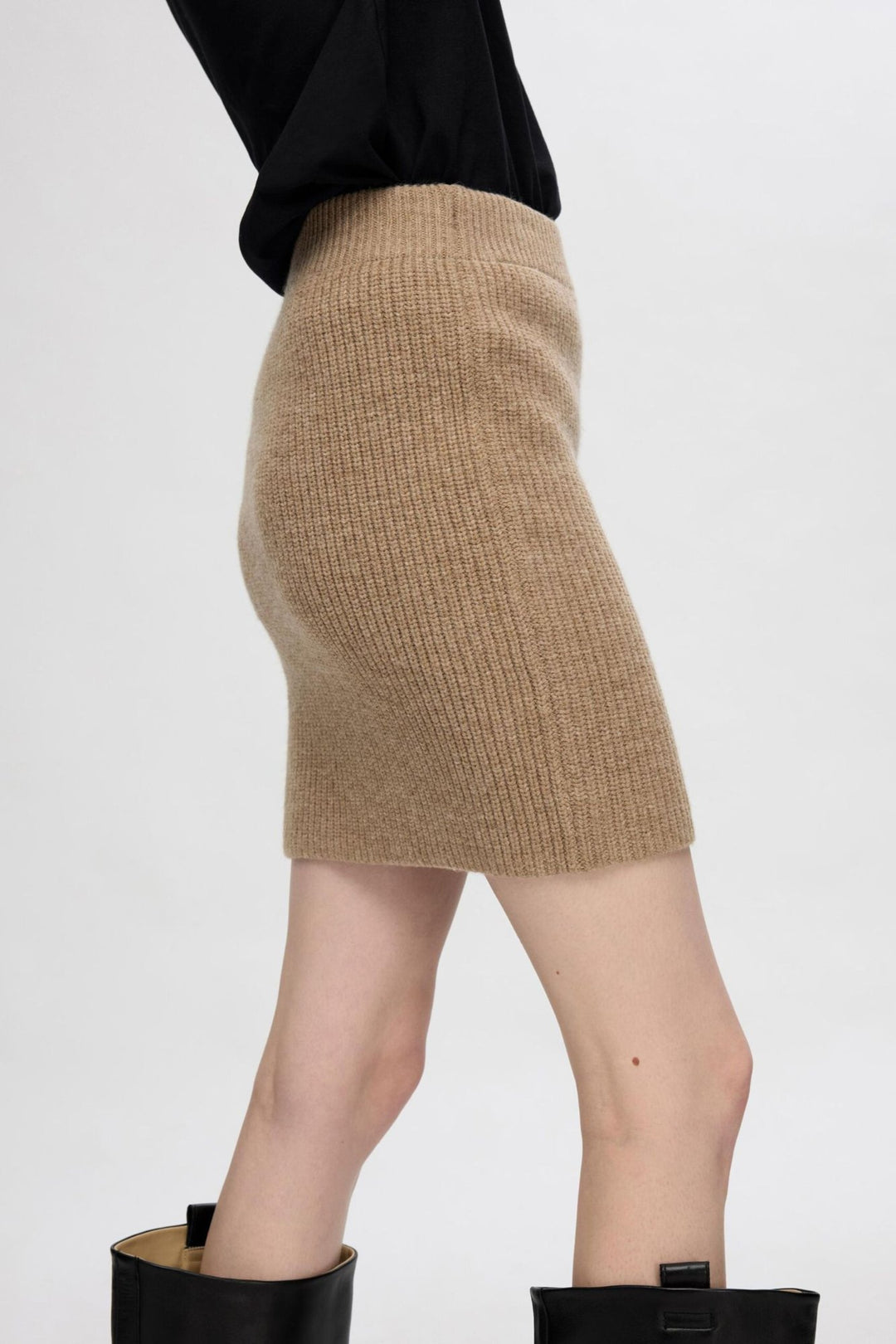 Selected Femme Mary Short Knit Nederdel i Irish Cream