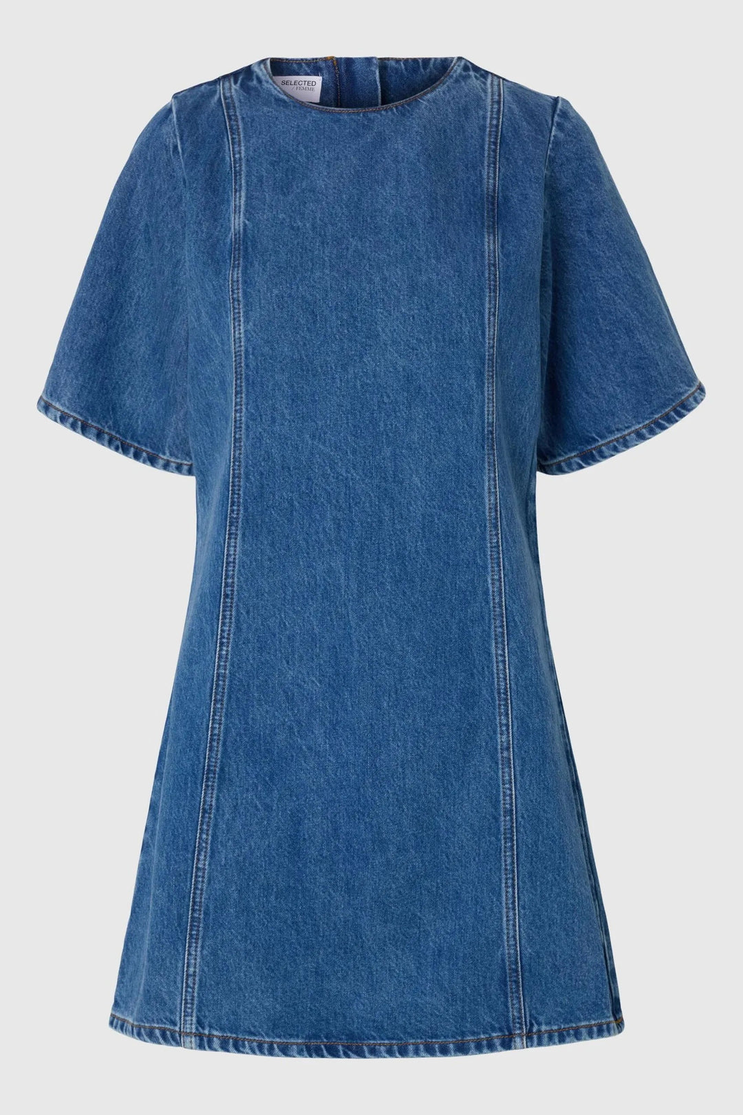 Selected Femme Frie 2/4 Short Dress i medium blue denim – stenvasket denimkjole med rund hals, 2/4-ærmer og lynlåslukning bagpå.
